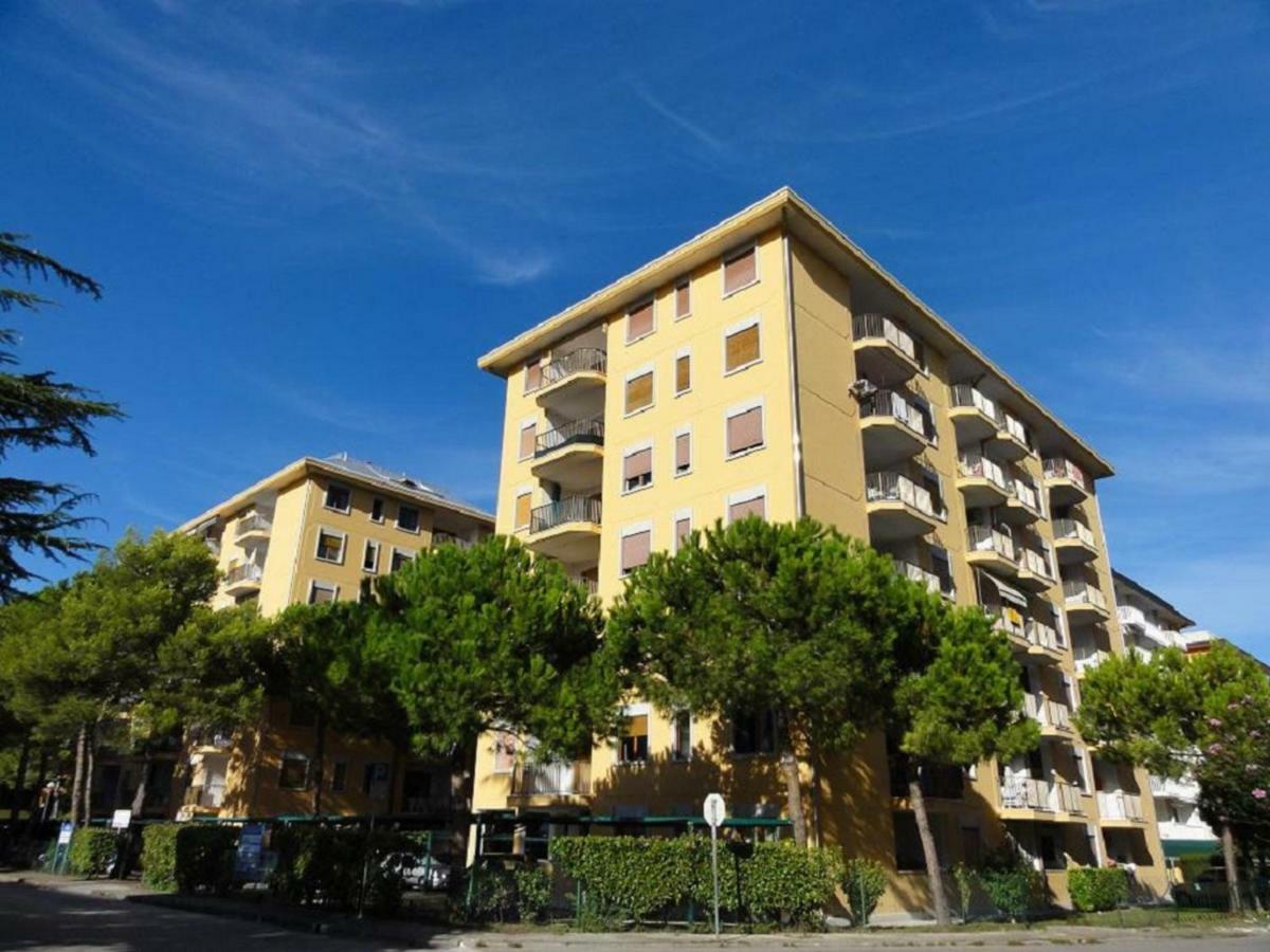 Giuliana - Appartamenti Bibione Eksteriør billede